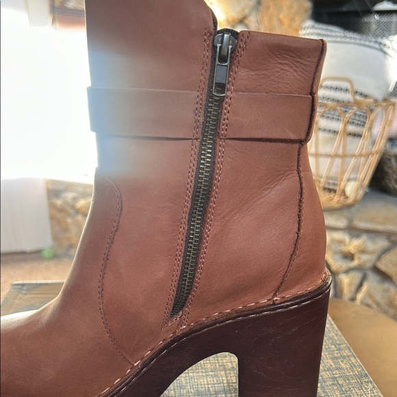 Born Women's Brown Leather Heeled Ankle Boots - Picture 3 of 6